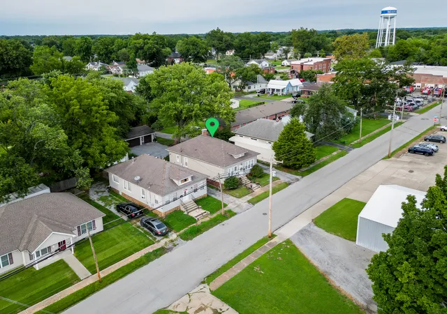 Photo 4 of Single family home for sale at 206 W White St, Marion, IL 62959 | MLS# 12727434 | Listing updated on 2026-08-31