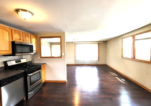 Photo 4 of Townhouse for sale at 4119 W 89th Place, Hometown, IL 60456 | MLS# 12727446 | Listing updated on 2026-08-29