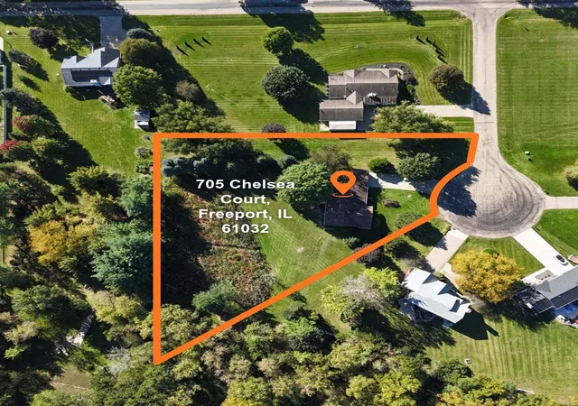 Photo 4 of Single family home for sale at 705 Chelsea Ct, Freeport, IL 61032 | MLS# 12727472 | Listing updated on 2026-10-21