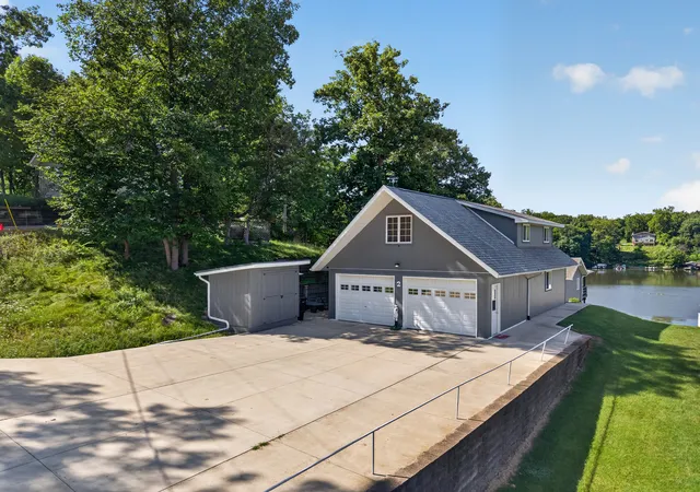 Photo 2 of Single family home for sale at 2 Clubhouse Dr, Varna, IL 61375 | MLS# 12727480 | Listing updated on 2026-08-28