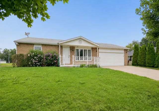 Photo 1 of Single family home for sale at 165 Keigher Dr, Manteno, IL 60950 | MLS# 12727487 | Listing updated on 2026-09-29