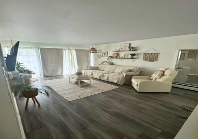 3rd image of 605 N Wolf Rd, Hillside, IL 60162