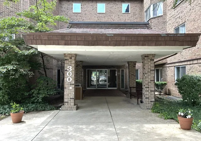 Photo 2 of Condo for sale at 300 Roselle Rd #419, Schaumburg, IL 60193 | MLS# 12727503 | Listing updated on 2026-08-25