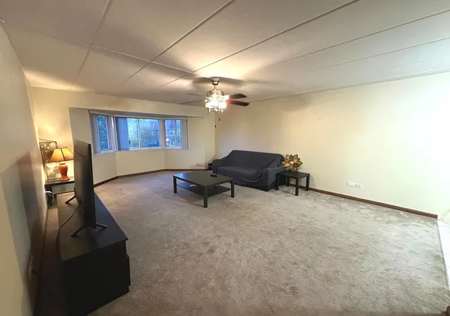 Listing Photo 5 - Condo for sale in building located at 300 Roselle Rd, Schaumburg, IL 60193 - Unit #419