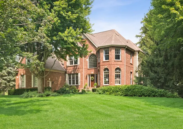 Photo 2 of Single family home for sale at 5617 Winding Rd, Crystal Lake, IL 60014 | MLS# 12727551 | Listing updated on 2026-09-07