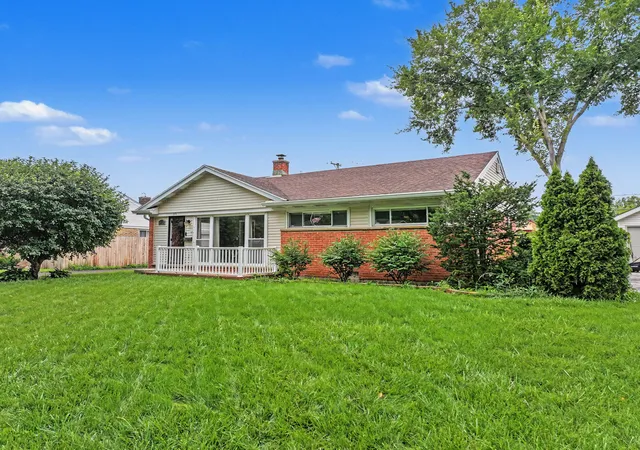 Photo 2 of Single family home for sale at 270 N Linden Ave, Palatine, IL 60074 | MLS# 12727568 | Listing updated on 2026-09-27