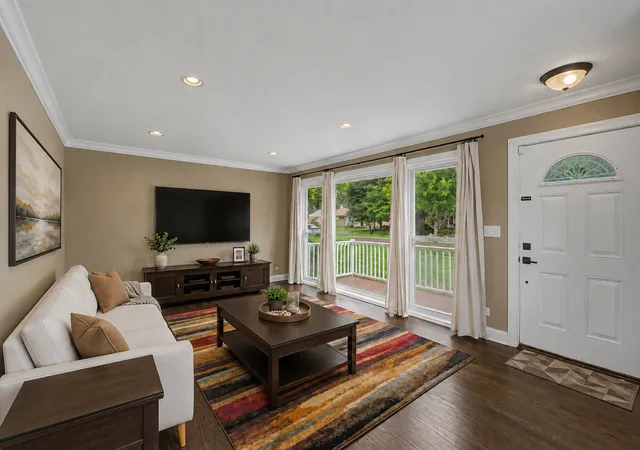 Photo 3 of Single family home for sale at 270 N Linden Ave, Palatine, IL 60074 | MLS# 12727568 | Listing updated on 2026-09-27