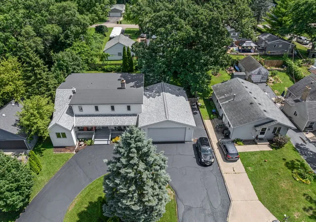 Photo 1 of Single family home for sale at 3422 Oakwood Dr, Island Lake, IL 60042 | MLS# 12727609 | Listing updated on 2026-10-06