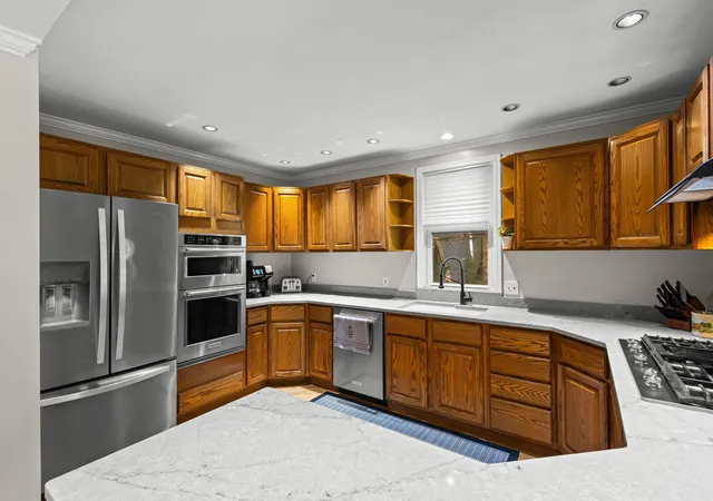 Photo 3 of Single family home for sale at 3422 Oakwood Dr, Island Lake, IL 60042 | MLS# 12727609 | Listing updated on 2026-10-06