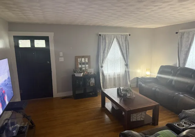 Photo 3 of Single family home for sale at 1933 Wall St, Murphysboro, IL 62966 | MLS# 12727660 | Listing updated on 2026-09-07