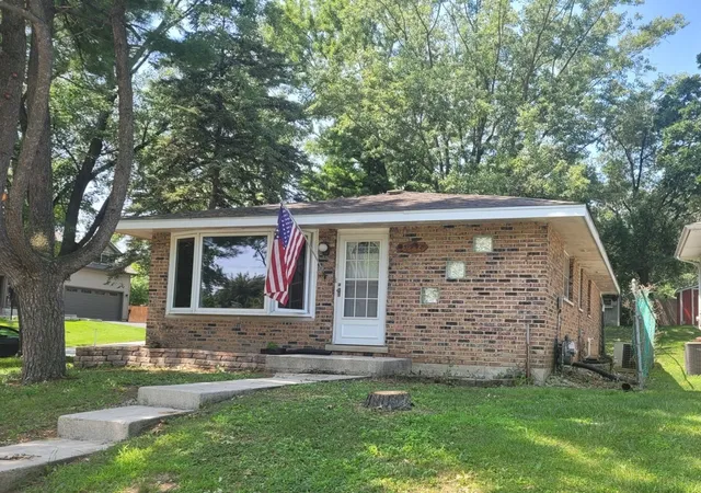 Single family home for sale at 15948 Grove Ave, Oak Forest, IL 60452 | MLS# 12727707