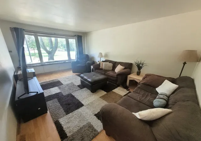 Photo 3 of Single family home for sale at 15948 Grove Ave, Oak Forest, IL 60452 | MLS# 12727707 | Listing updated on 2026-09-21