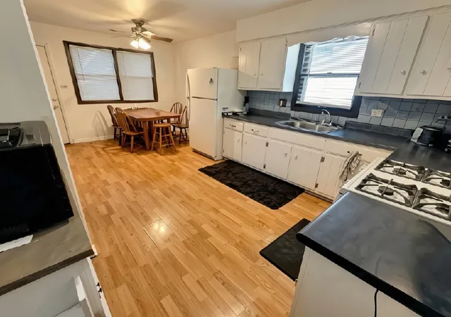 Photo 4 of Single family home for sale at 15948 Grove Ave, Oak Forest, IL 60452 | MLS# 12727707 | Listing updated on 2026-09-21