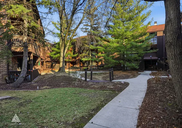 Photo 1 of Sale Pending at 9609 Austin Ave #W3, Oak Lawn, IL 60453 | MLS# 12727719 | Listing updated on 2026-08-26