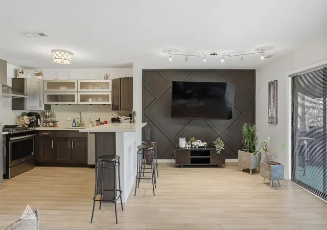 Photo 4 of Sale Pending at 9609 Austin Ave #W3, Oak Lawn, IL 60453 | MLS# 12727719 | Listing updated on 2026-08-26