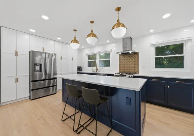 Photo 3 of Single family home for sale at 740 Thompson Blvd, Buffalo Grove, IL 60089 | MLS# 12727726 | Listing updated on 2026-09-24