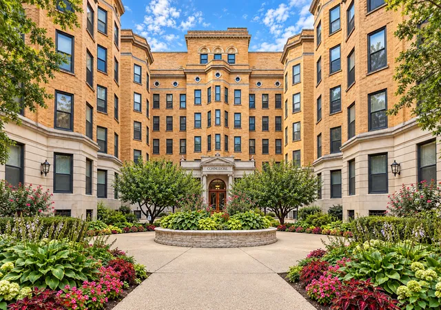 Photo 1 of Condo for sale at 550 W Surf St #117, Chicago, IL 60657 | MLS# 12727747 | Listing updated on 2026-09-23