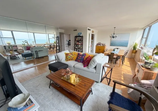 Photo 4 of Condo for sale at 6301 N Sheridan Rd #9V, Chicago, IL 60660 | MLS# 12727762 | Listing updated on 2026-10-04