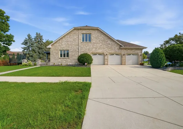 2nd image of 12600 Sheffield Ct, Palos Park, IL 60464 | MLS# 12727764