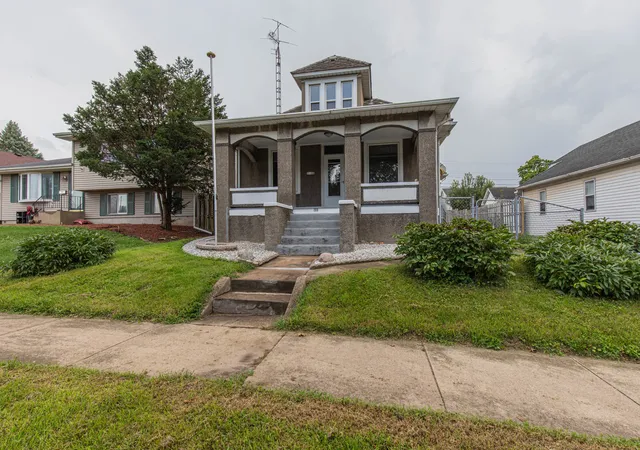 Photo 1 of Single family home for sale at 209 W Dakota St, Spring Valley, IL 61362 | MLS# 12727766 | Listing updated on 2026-09-22