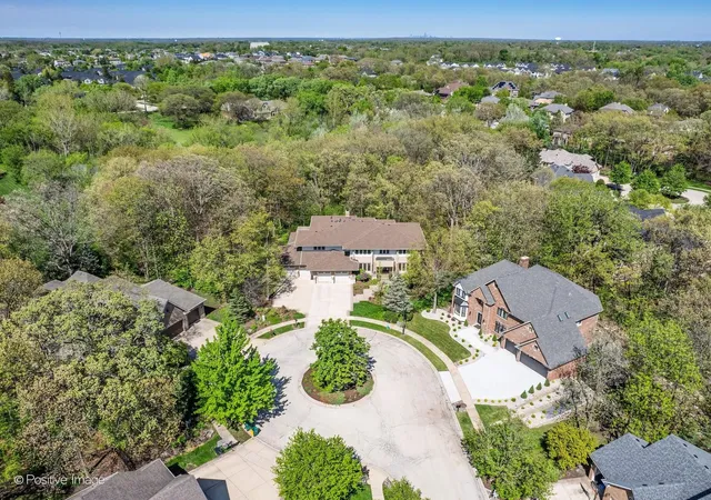2nd image of 13001 Ravine Dr, Lemont, IL 60439 | MLS# 12727774