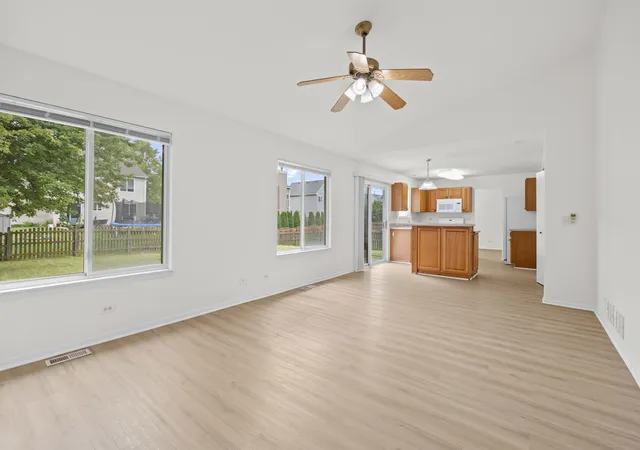 2nd image of 10481 Somerset Ln, Huntley, IL 60142 | MLS# 12727780