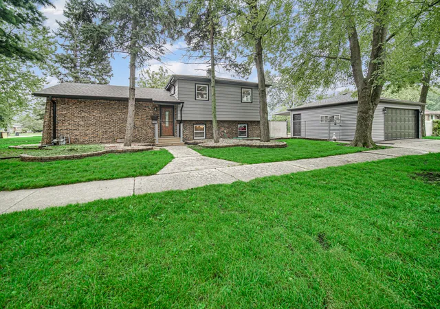 Photo 2 of Single family home for sale at 17204 Chicago Ave, Lansing, IL 60438 | MLS# 12727788 | Listing updated on 2026-09-28