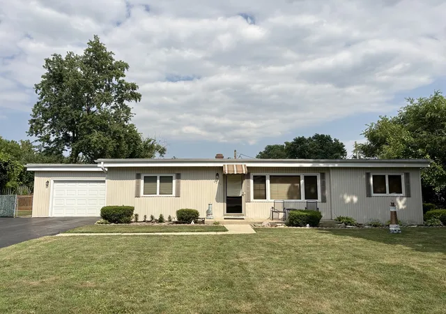 Photo 1 of Single family home for sale at 6251 Blackstone Ave, La Grange Highlands, IL 60525 | MLS# 12727789 | Listing updated on 2026-08-15