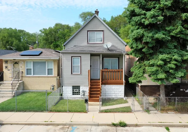 Photo 3 of Single family home for sale at 306 E 118th Street, Chicago, IL 60628 | MLS# 12727814 | Listing updated on 2026-08-10