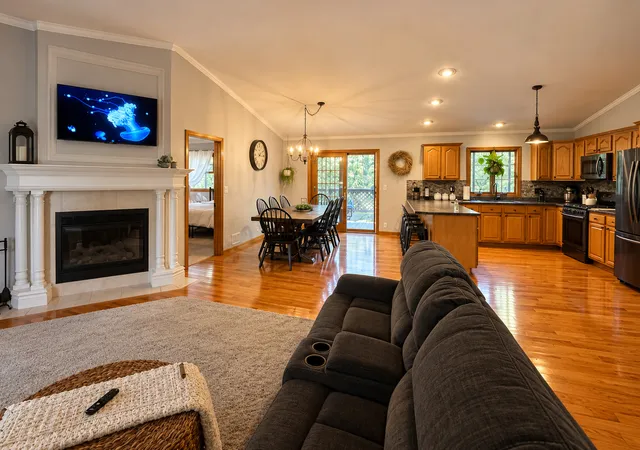 Photo 2 of Single family home for sale at 373 Lake Thunderbird Dr, Putnam, IL 61560 | MLS# 12727827 | Listing updated on 2026-10-27