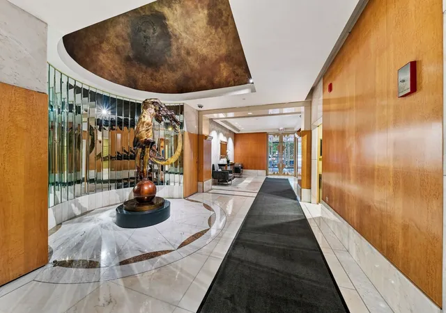 3rd image of 111 E Chestnut St #30G, Chicago, IL 60611 | MLS# 12727829