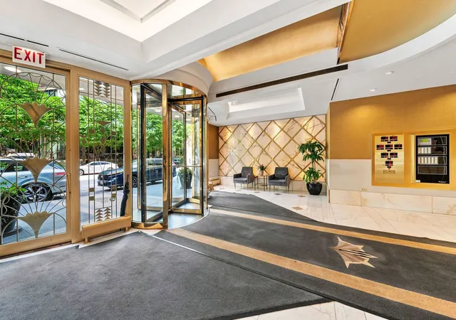 4th image of 111 E Chestnut St #30G, Chicago, IL 60611 | MLS# 12727829