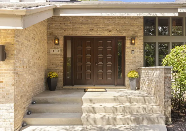Photo 2 of Single family home for sale at 11430 Swinford Ln, Mokena, IL 60448 | MLS# 12727837 | Listing updated on 2026-09-15