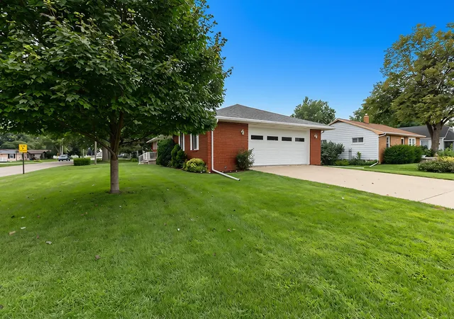 Photo 2 of Sale Pending at 701 W Clark St, Princeton, IL 61356 | MLS# 12727848 | Listing updated on 2026-08-13