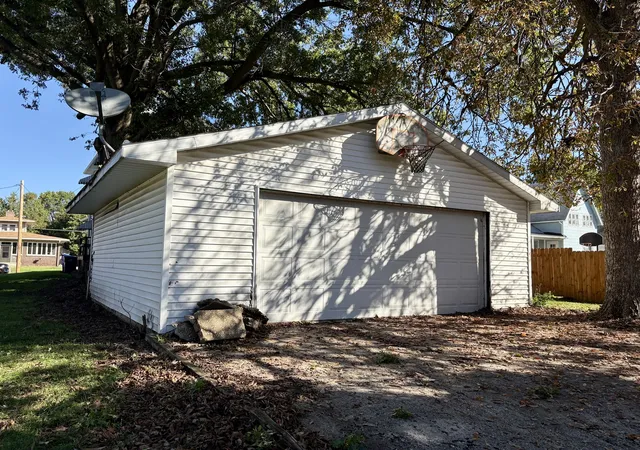 Photo 3 of Single family home for sale at 333 Mckinley Ave, Kewanee, IL 61443 | MLS# 12727859 | Listing updated on 2026-10-02