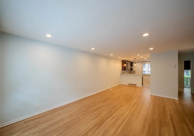 2nd image of 934 E 55Th St, Chicago, IL 60615 | MLS# 12727881