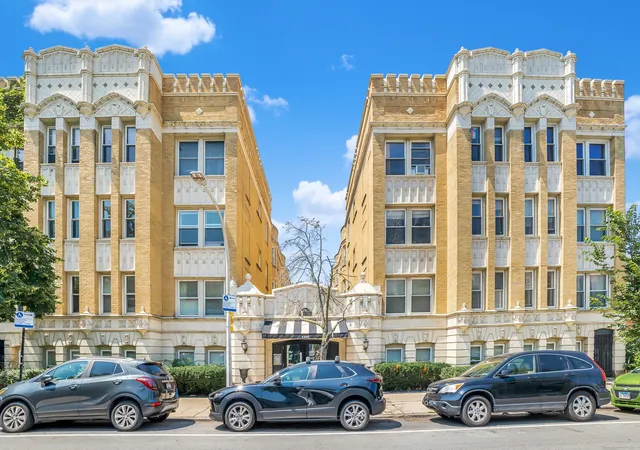 1st image of 4240 N Clarendon Ave #307N, Chicago, IL 60613 | MLS# 12727889