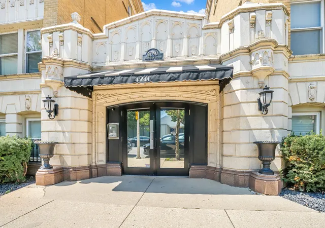 2nd image of 4240 N Clarendon Ave #307N, Chicago, IL 60613 | MLS# 12727889