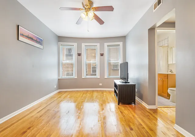 5th image of 4240 N Clarendon Ave #307N, Chicago, IL 60613 | MLS# 12727889