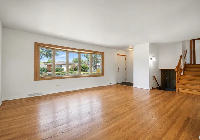 Photo 3 of Single family home for sale at 64 Peyton Dr, Chicago Heights, IL 60411 | MLS# 12727949 | Listing updated on 2026-10-01