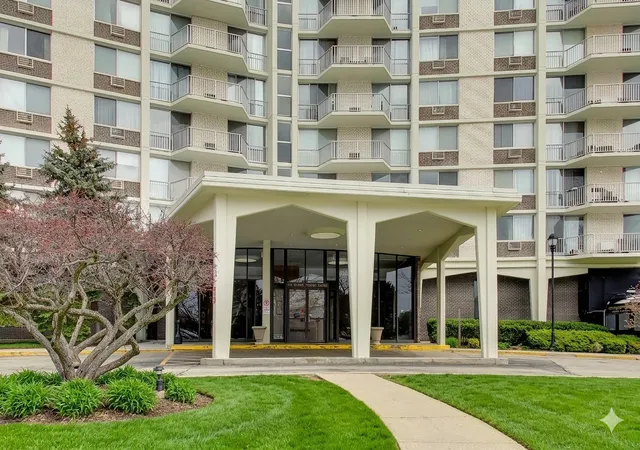 Photo 2 of Condo for sale at 40 N Tower Rd #16N, Oak Brook, IL 60523 | MLS# 12727956 | Listing updated on 2026-08-13