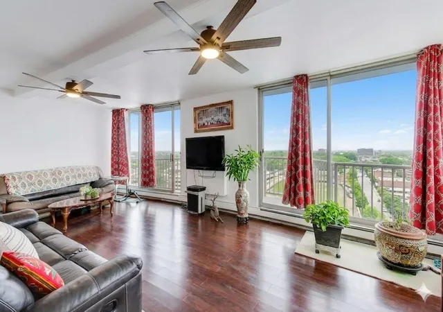 Listing Photo 5 - Condo for sale in building located at 40 N Tower Rd, Oak Brook, IL 60523 - Unit #16N