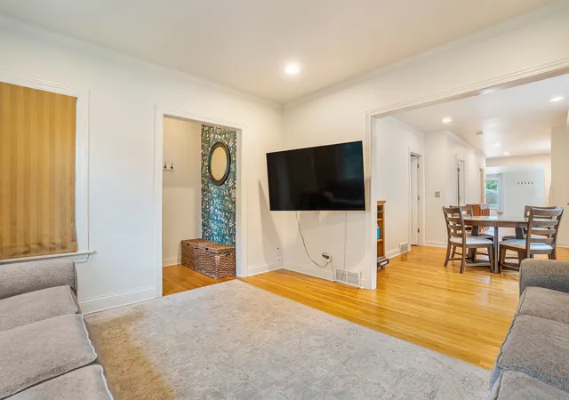 3rd image of 1243 Euclid Ave, Berwyn, IL 60402 | MLS# 12727960
