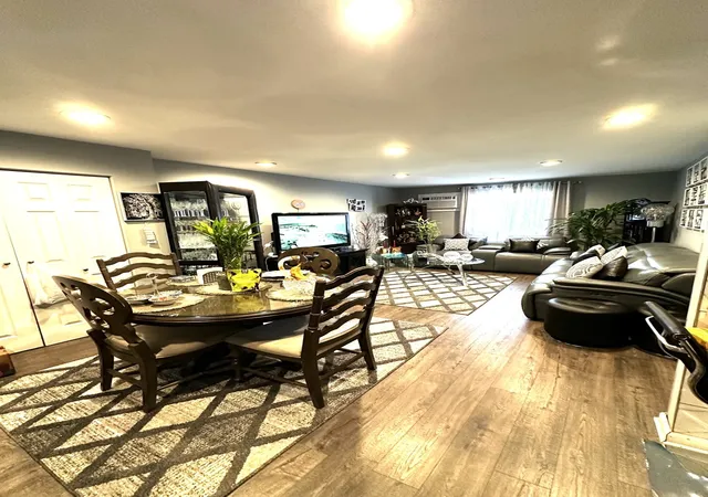 Photo 3 of Condo for sale at 105 W Elk Trl #105, Carol Stream, IL 60188 | MLS# 12727962 | Listing updated on 2026-09-17