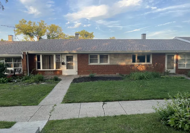 Photo 1 of Townhouse for sale at 552 W Palatine Rd #552, Palatine, IL 60067 | MLS# 12727977 | Listing updated on 2026-09-05