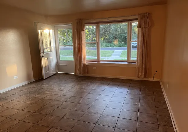 Photo 2 of Townhouse for sale at 552 W Palatine Rd #552, Palatine, IL 60067 | MLS# 12727977 | Listing updated on 2026-09-05