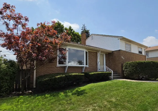Photo 1 of Single family home for sale at 920 Park Dr, Melrose Park, IL 60160 | MLS# 12727978 | Listing updated on 2026-08-27