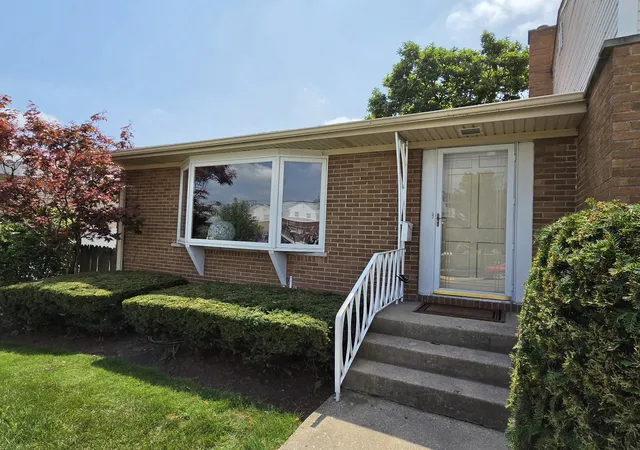 Photo 3 of Single family home for sale at 920 Park Dr, Melrose Park, IL 60160 | MLS# 12727978 | Listing updated on 2026-08-27