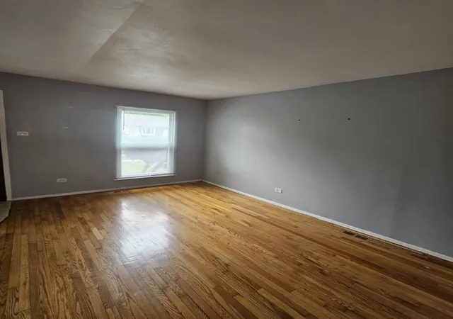 2nd image of 22148 E Churchill Dr, Richton Park, IL 60471 | MLS# 12727983
