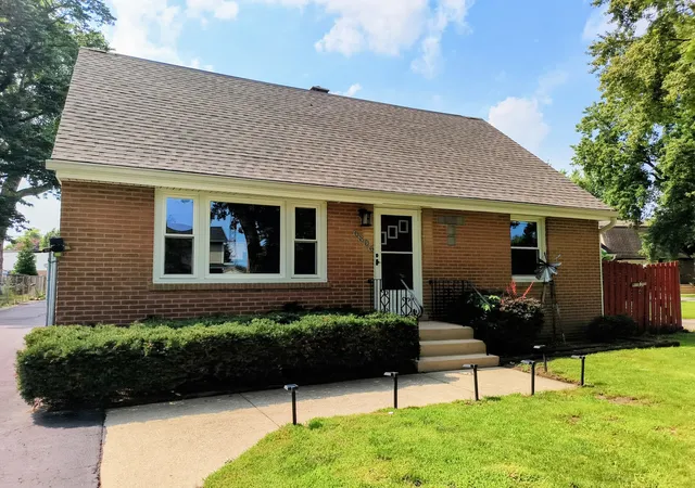 Photo 1 of Single family home for sale at 6806 Maple Ct, Bridgeview, IL 60455 | MLS# 12727995 | Listing updated on 2026-09-22